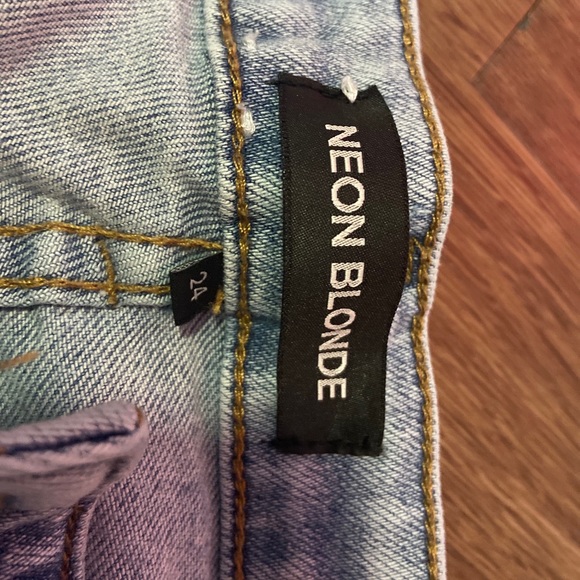 Neon Blonde skinny jeans. Size 24 - Picture 3 of 3